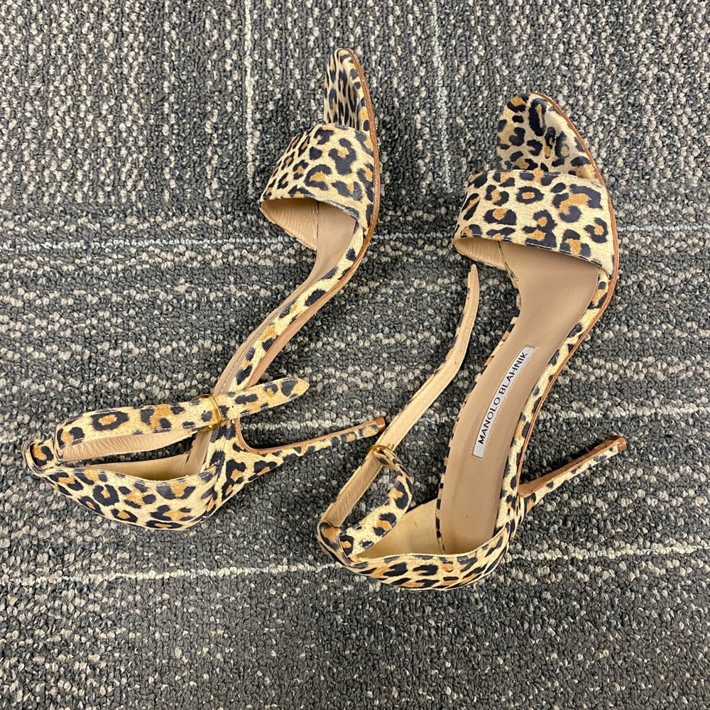 Manolo Blahnik Chaos Suede Leopard Print High Heel Sandals Size 38.5